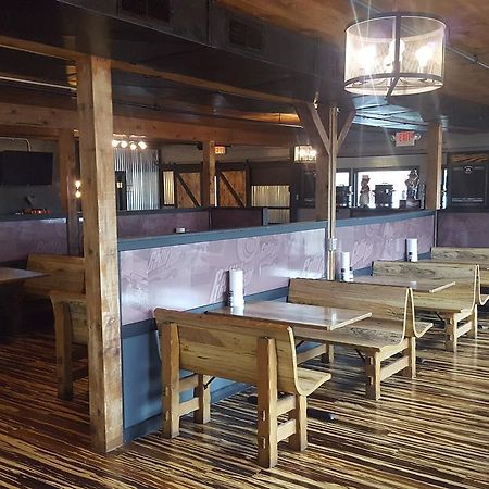 Baldknobbers Motor Inn Бренсън Екстериор снимка