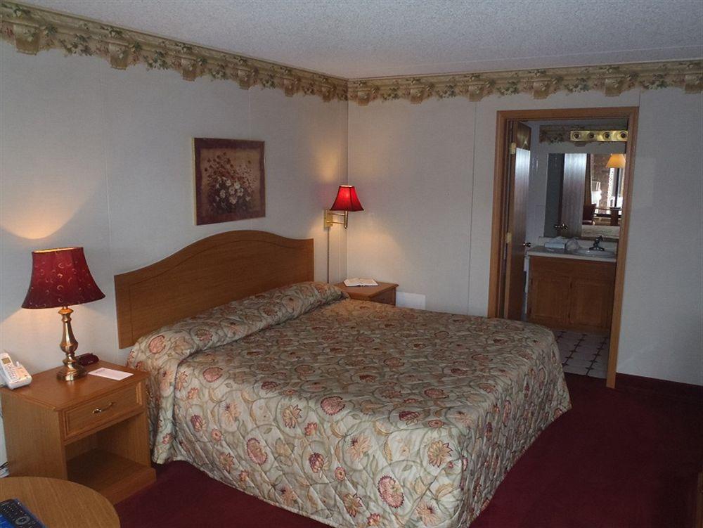 Baldknobbers Motor Inn Бренсън Екстериор снимка