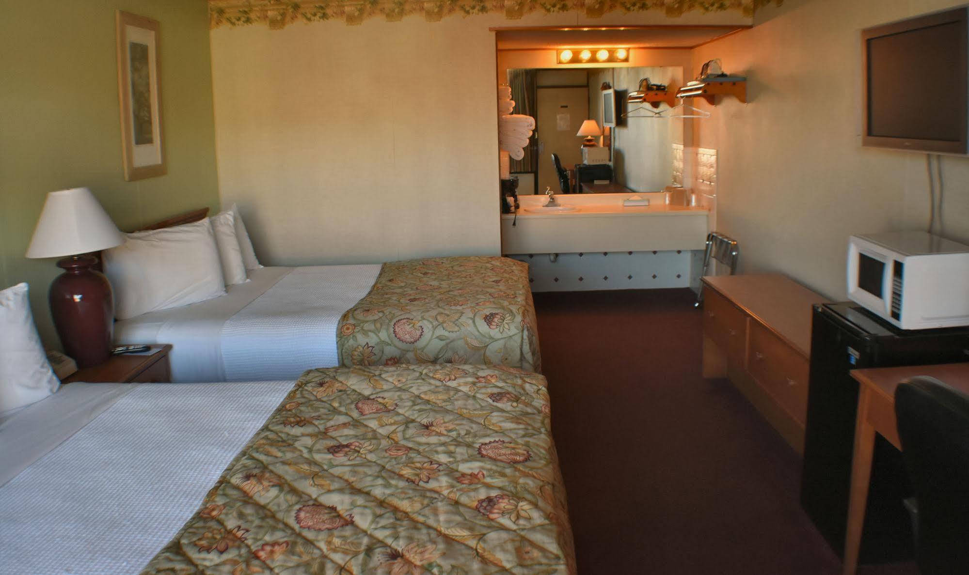 Baldknobbers Motor Inn Бренсън Екстериор снимка
