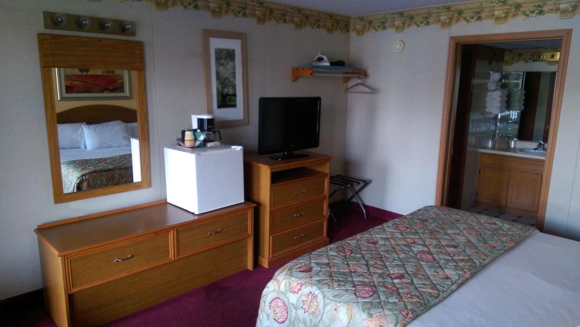 Baldknobbers Motor Inn Бренсън Екстериор снимка