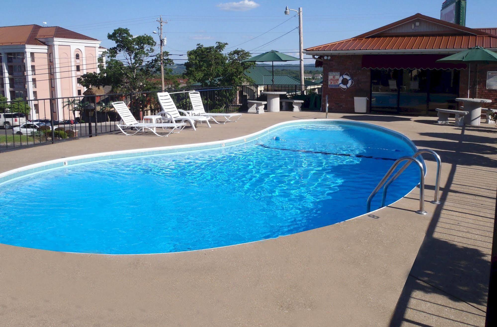 Baldknobbers Motor Inn Бренсън Екстериор снимка